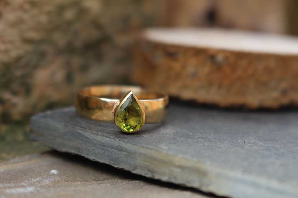 Thumbnail: 9ct Yellow Gold Peridot Ring