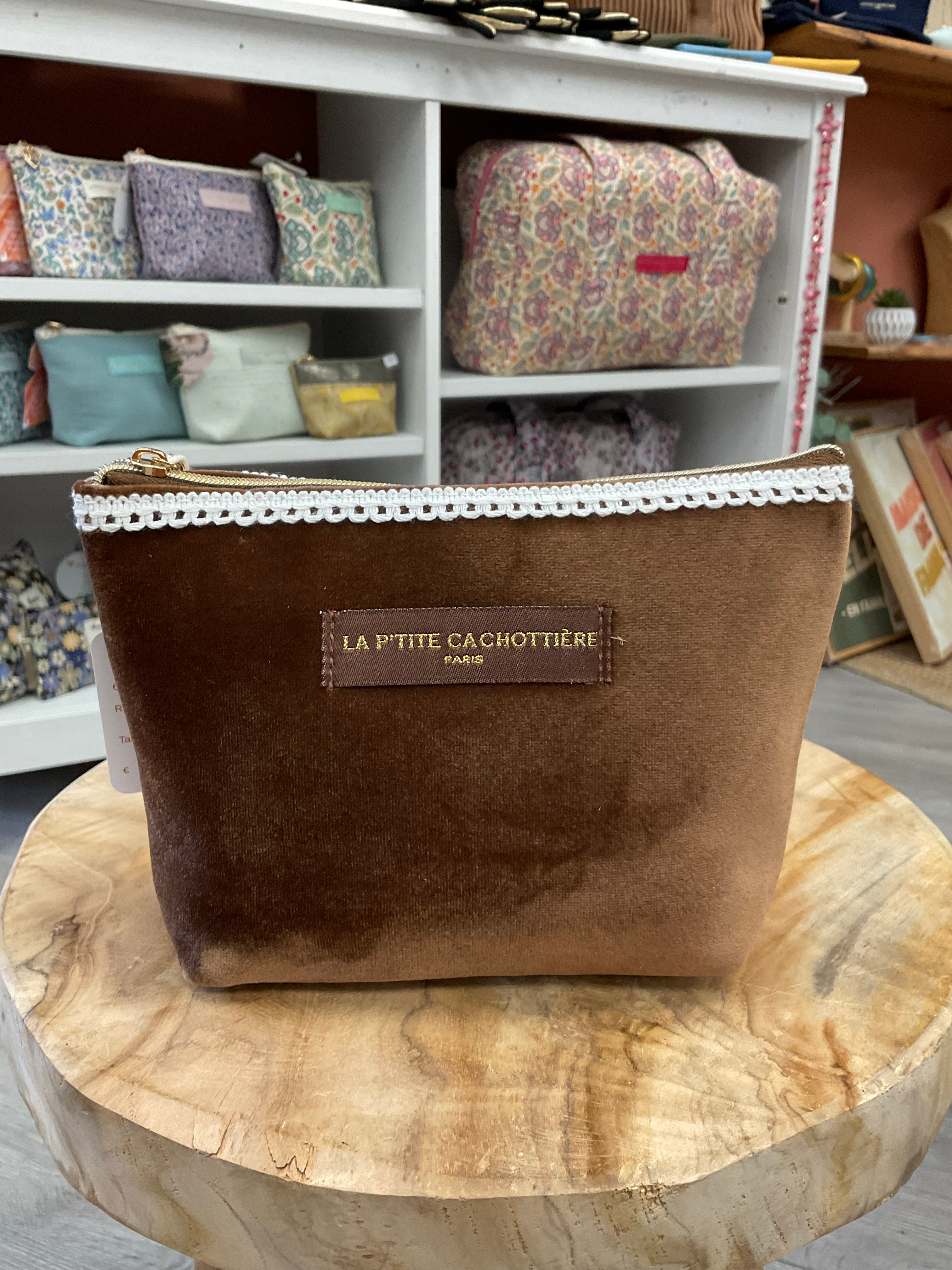 Pochette dentelle velours La p’tite Cachottière 