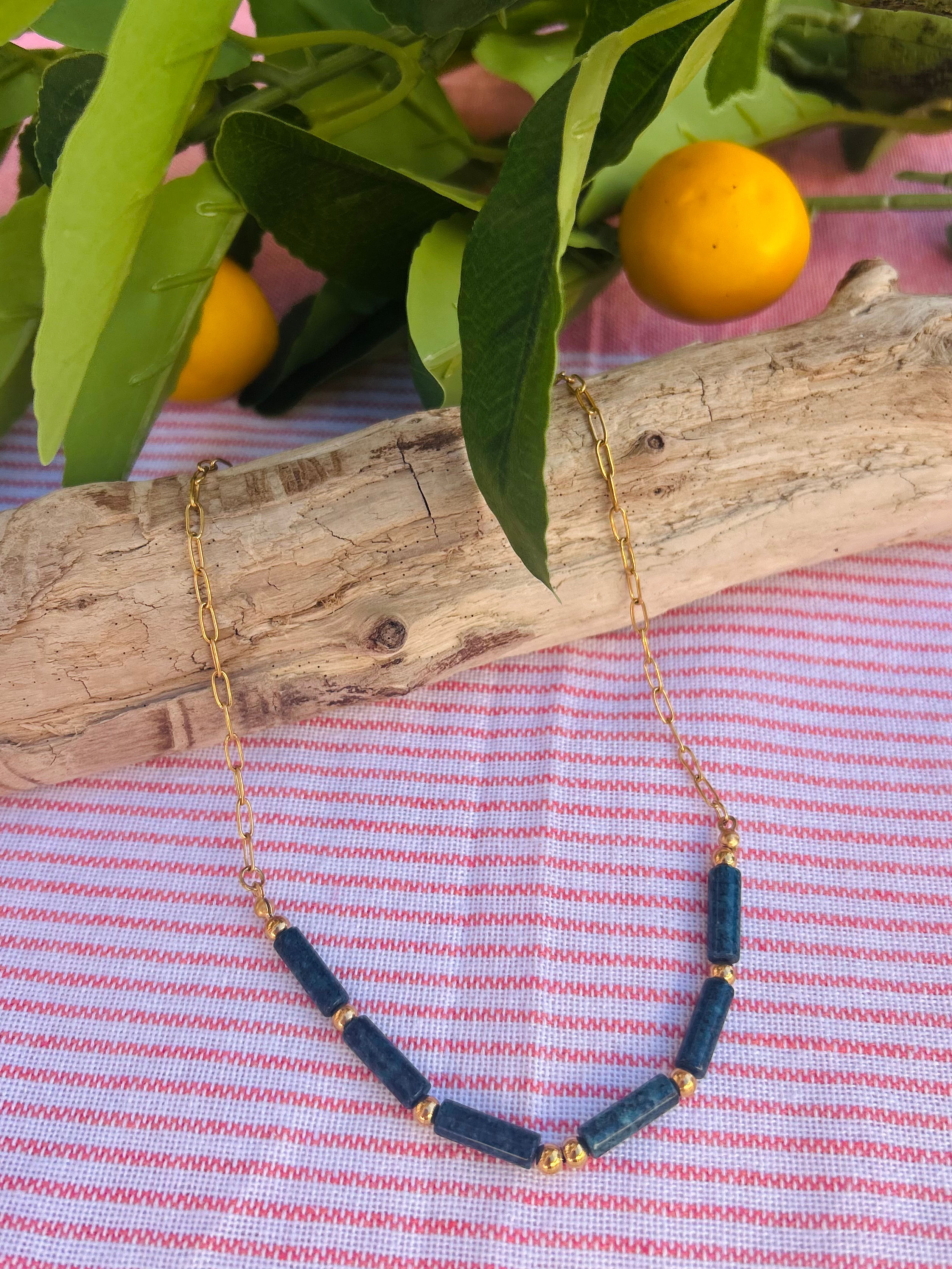 Collier #60