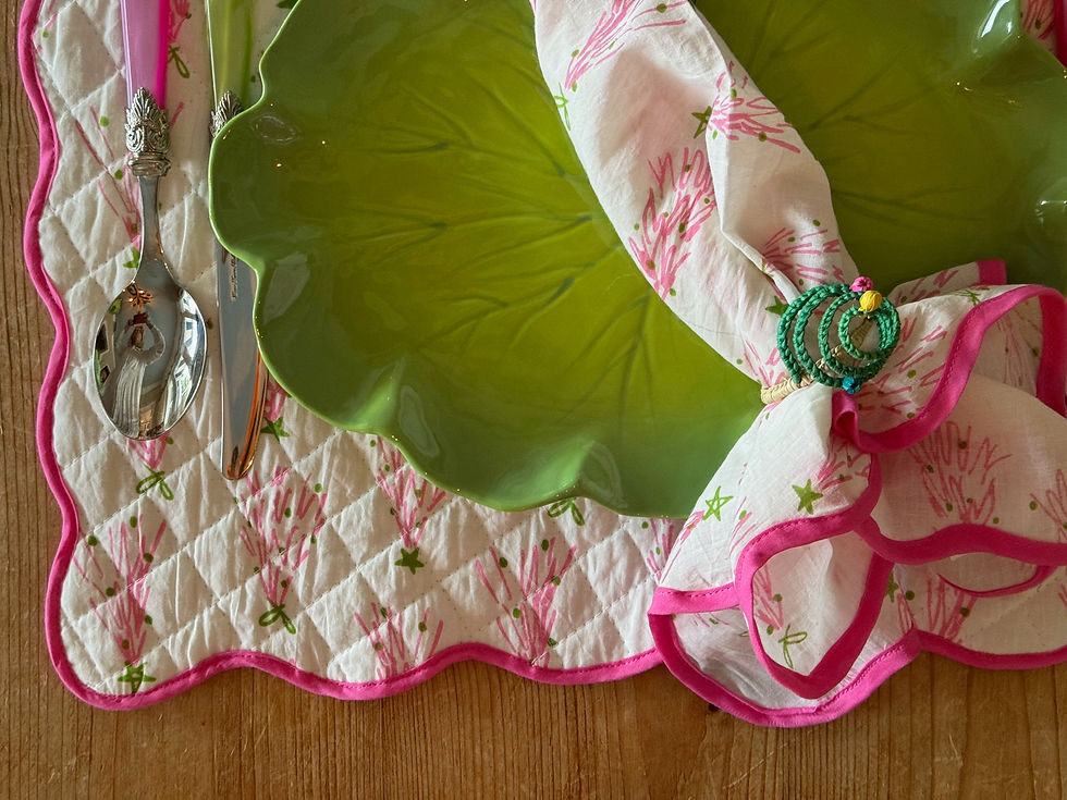 Scallop Napkin | Christmas Tree | White/Pink
