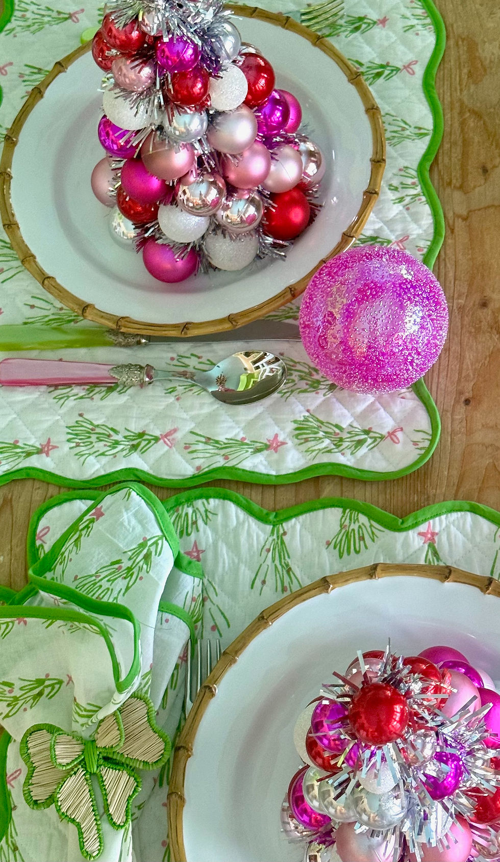 Scallop Placemat | Christmas Tree | White/Green