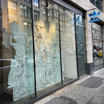 Marie und Feline Grub die Genießer Buch Skulptur Installation Adidas Store 
Münzstreet Berlin  Schwarz weiß Illustration Berlin Zwillinge Illustratoren  dicke weiße Männchen mit Rüsselnase Schaufenster Münzstraße