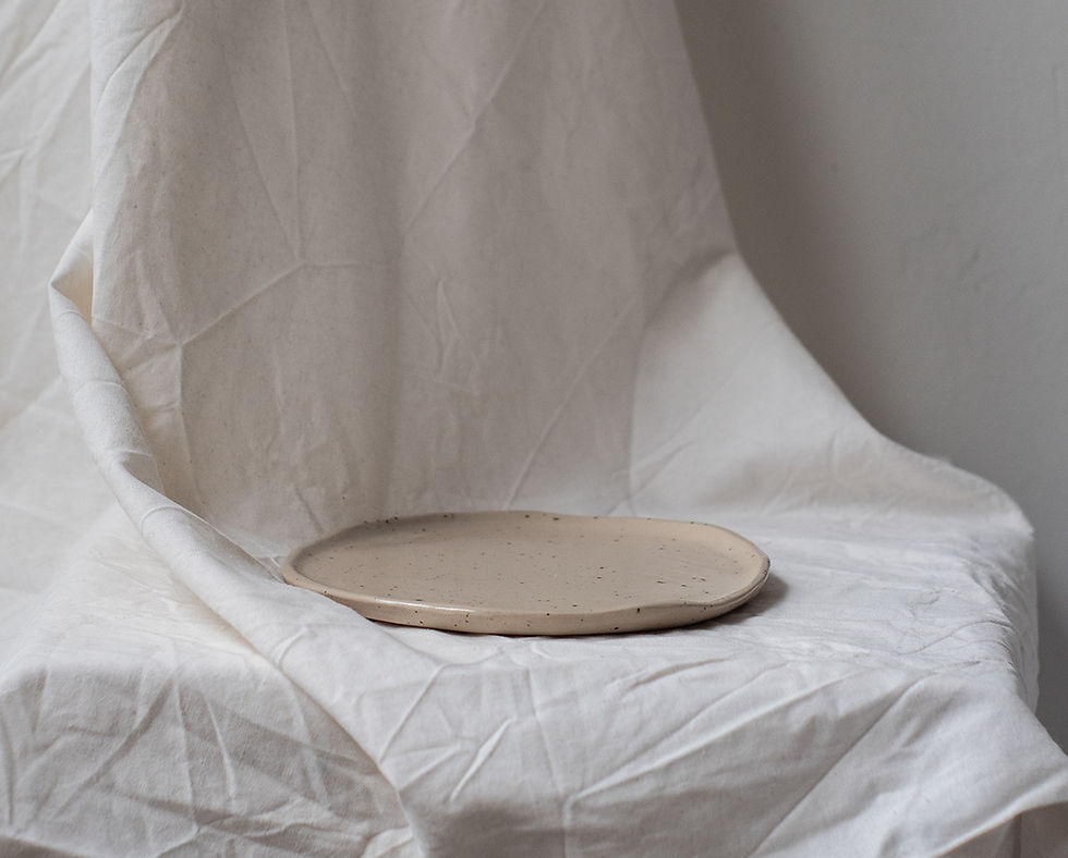 Thumbnail: Speckled cake plate