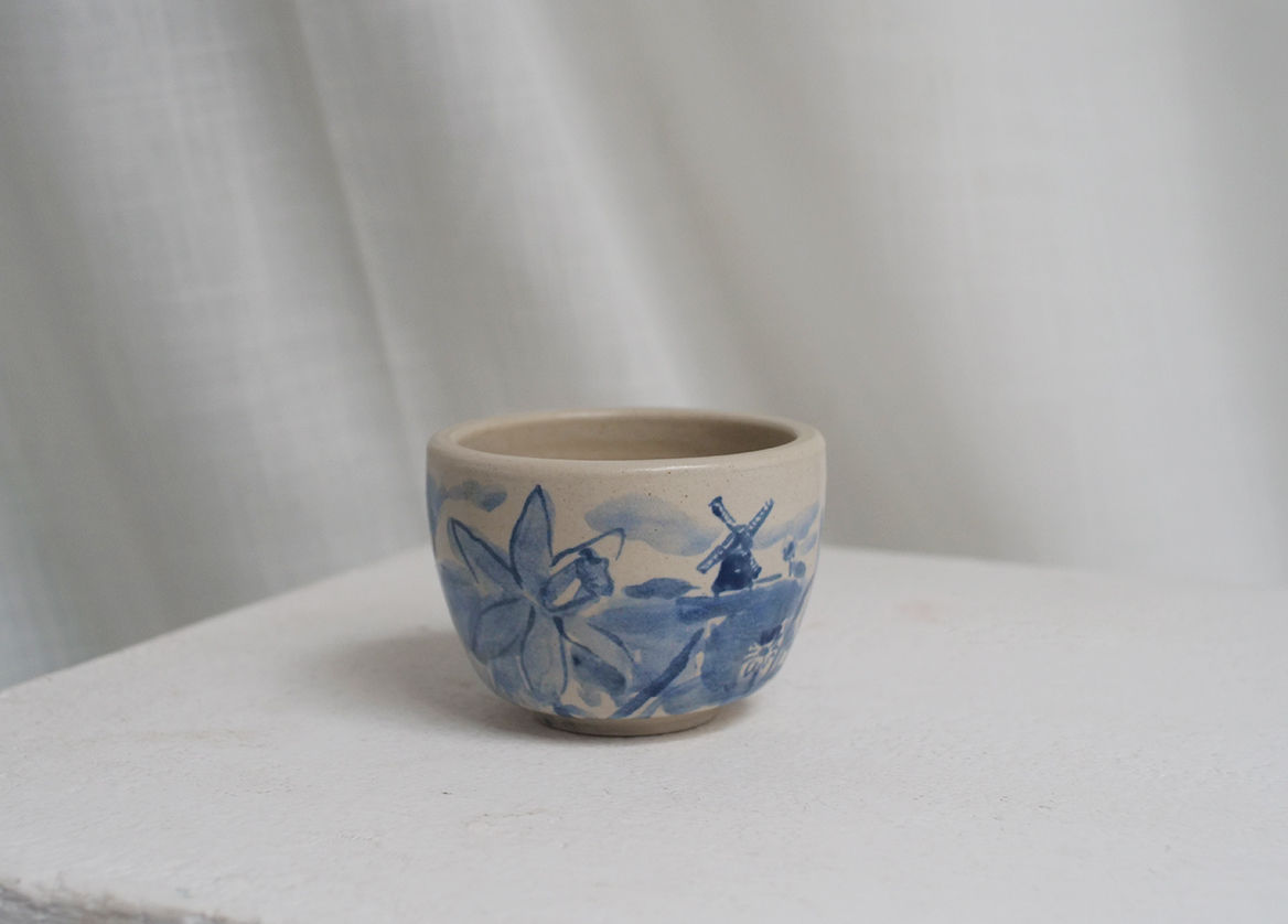 Small Nespresso cup - narcissus and a mill