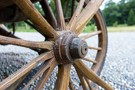 Horse-Drawn Carriage Structural Service — Wheel Truing, Axle Resetting, and Hub Repair On-Site