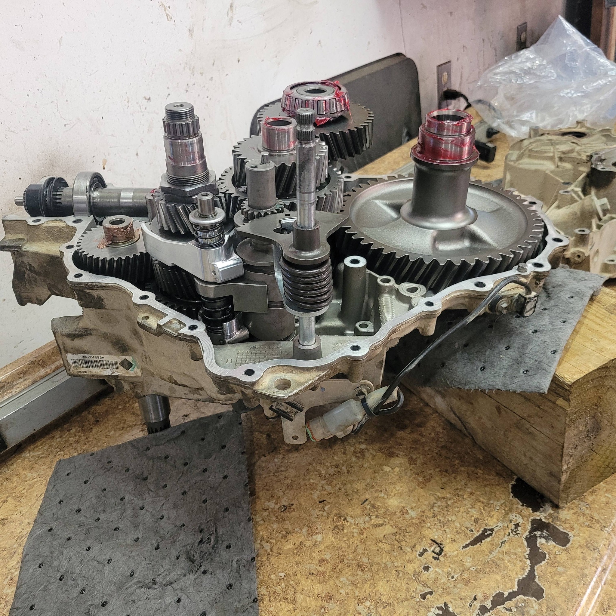 Final Drive Repair — Field Diagnosis and Fluid Inspection for Immediate Failure Assessment