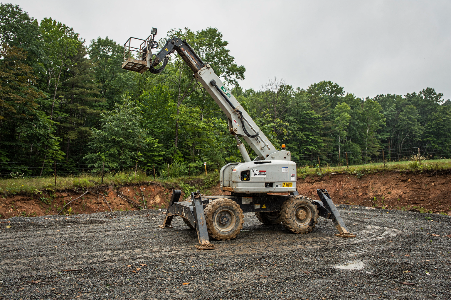 Aerial Lift Hydraulic Service — Dutchess County