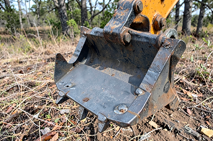 Custom Attachment Fabrication — Structural Reinforcement of Buckets and Hard-Use Attachments