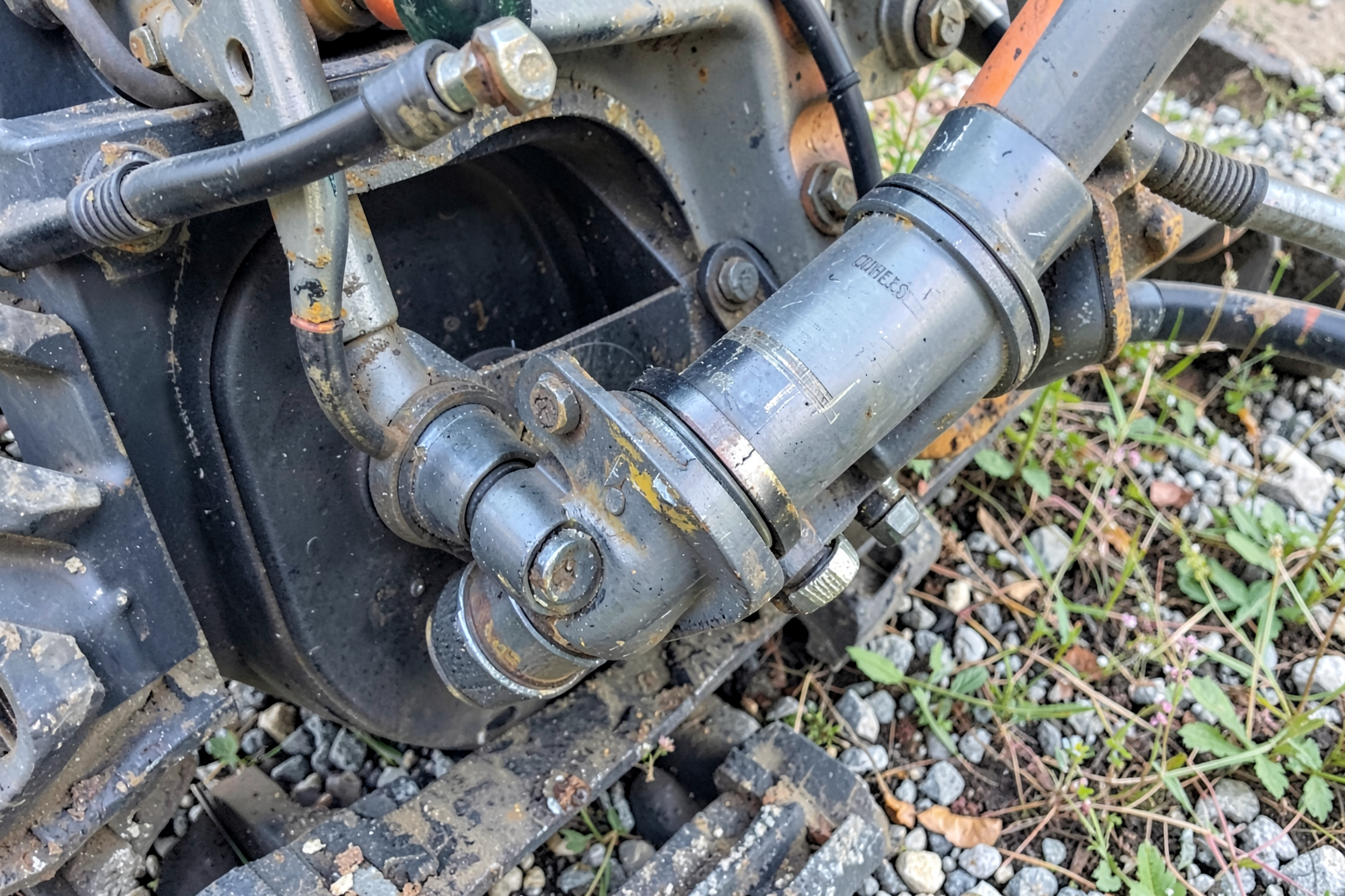Hydraulic Cylinder Repair — Pressure Testing and System Bleed Ensures Reliable Results