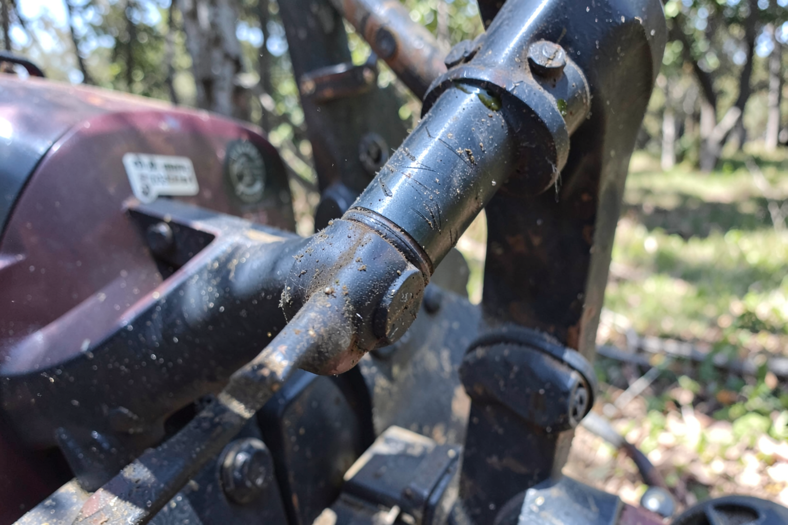Compact Utility Tractor Hydraulic Service — On-Site Cylinder Repack and Rod Polishing