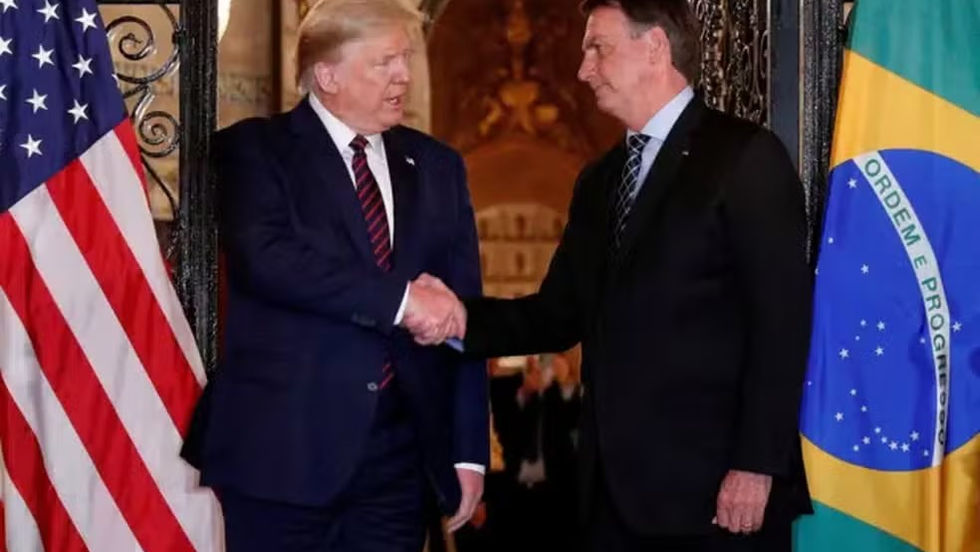 Brasil confronta Trump e seu próprio passado autoritário em julgamento de Bolsonaro, diz Washington Post