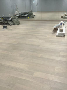 彈性複合地板 ~ Oak 橡木
Qty : 1400 sq.ft