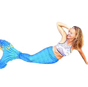 MerryKissmas_Carolyn_edited_edited_edite