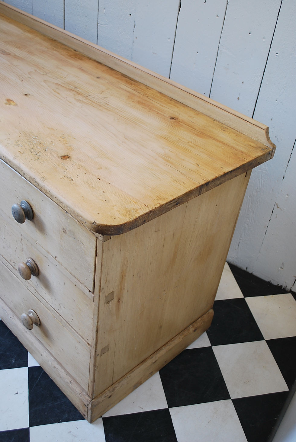 Thumbnail: Pine dresser base