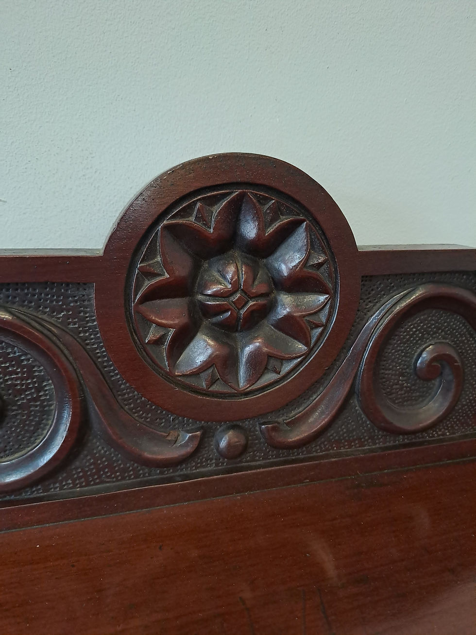 Thumbnail: Fine Mid-19th Century English Mahogany Dumb Waiter