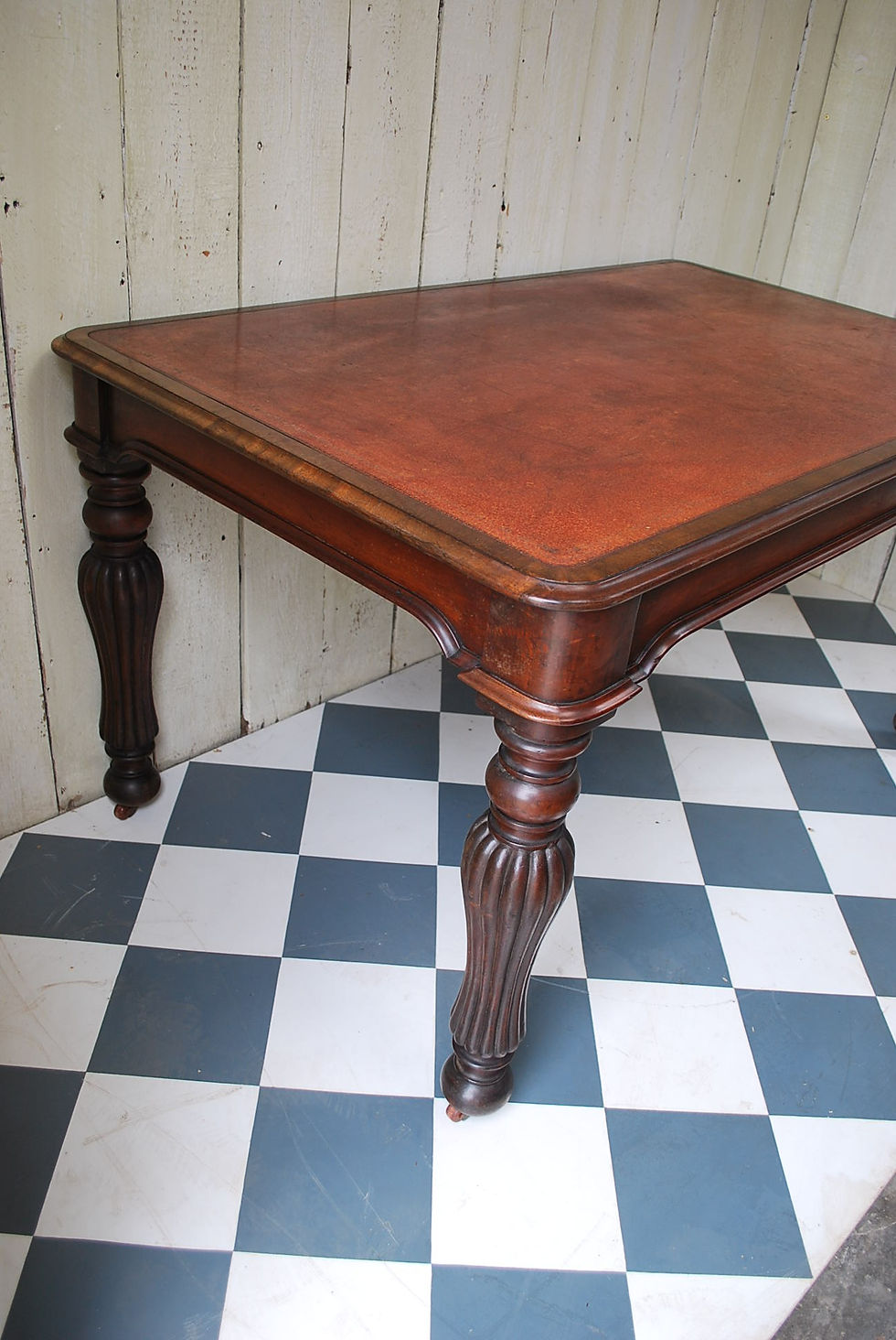 Thumbnail: English library table / desk
