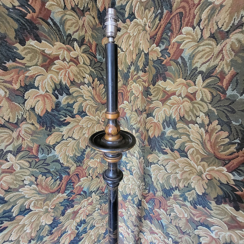 Thumbnail: Chinoiserie standard lamp