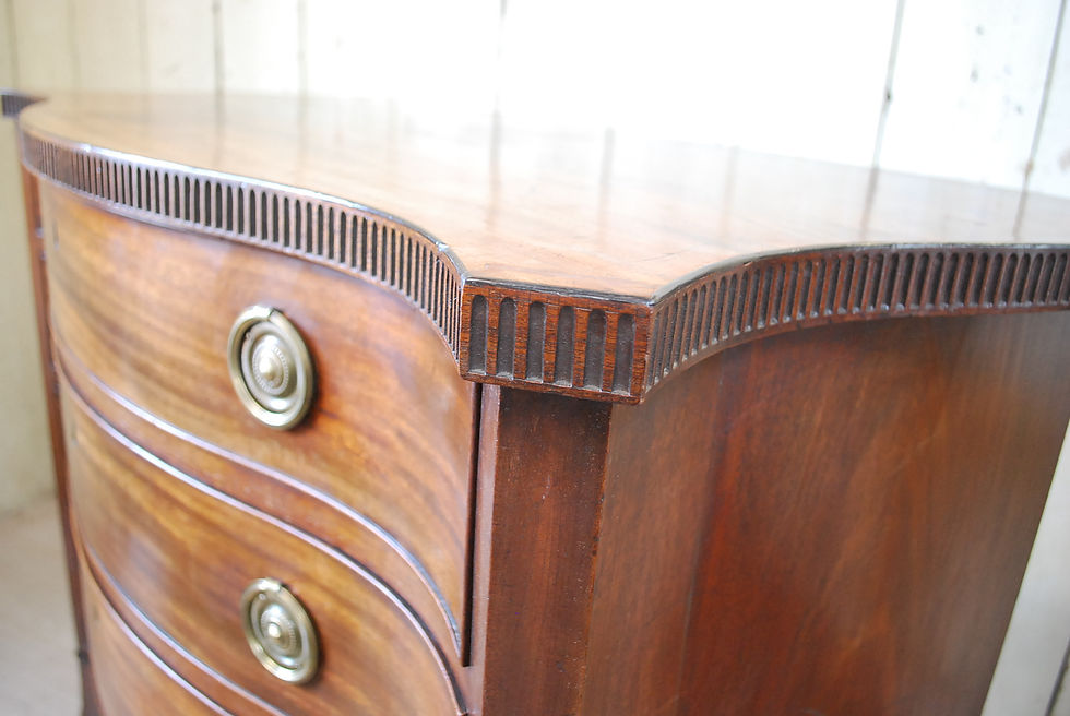 Thumbnail: Georgian Mahogany Serpentine Chest of Drawers