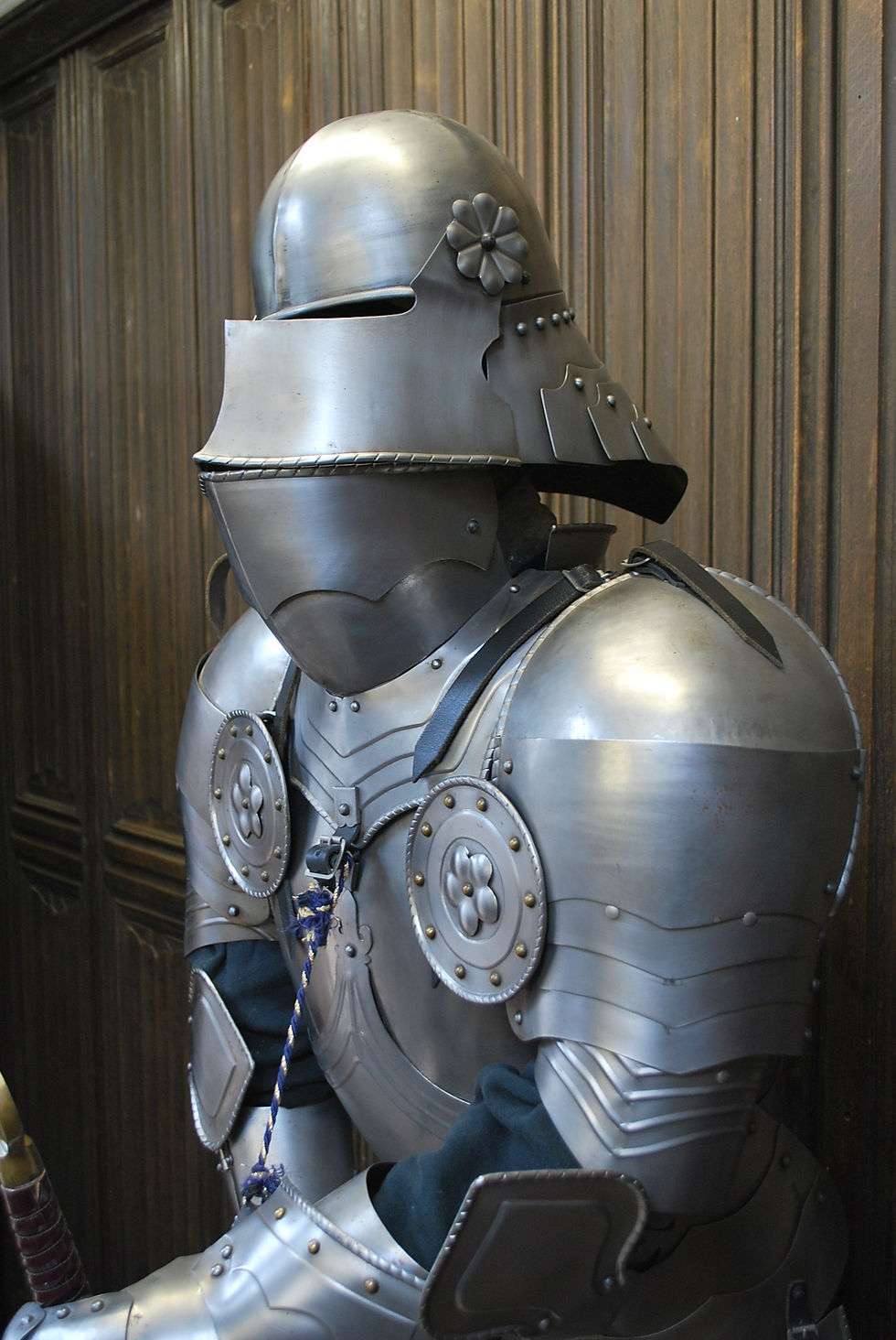 Thumbnail: Impressive 15th Century Style Suit Of Armour With Helmet & Sword