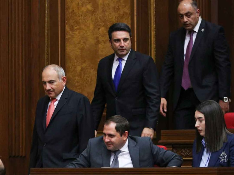 Փաշինեանի Կառավարութիւնը Ներսէն Կը Քանդէ Հայաստանը