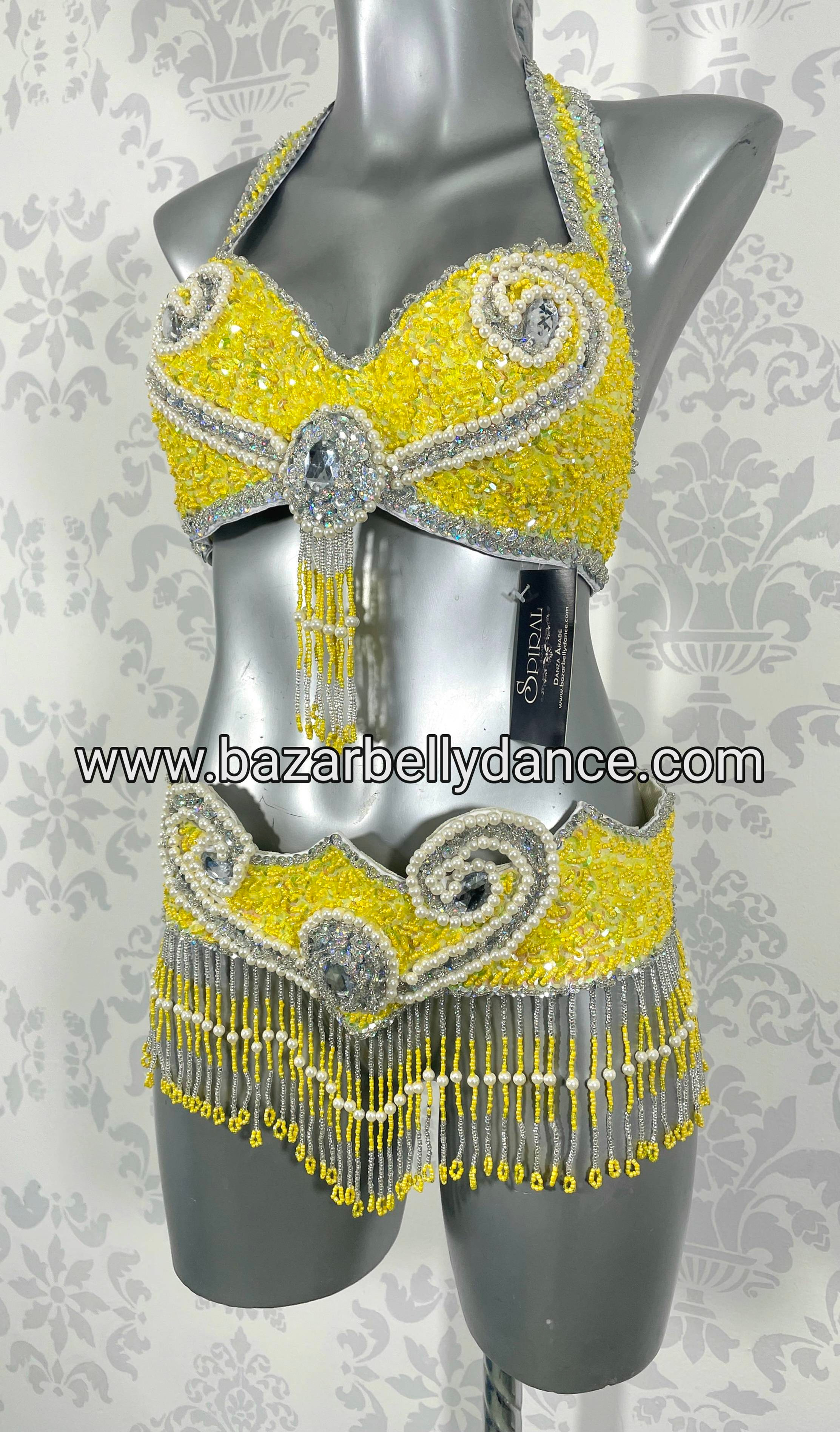 Bra y fajilla ▪️ Bra: 36-38B / Fajilla: Ajusta hasta 96cm