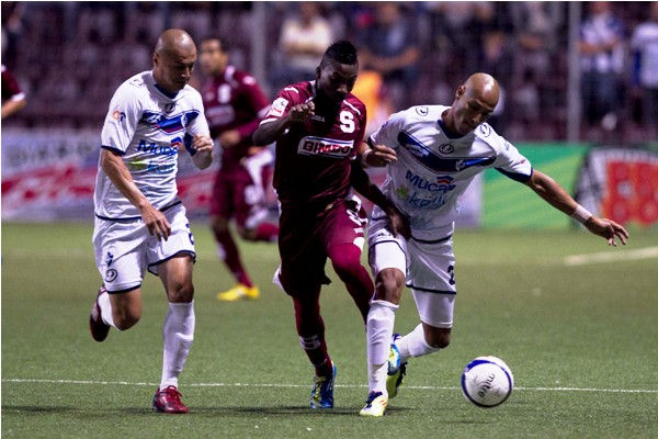 Saprissa vs Cartago.jpg