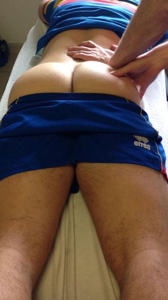 Jugador subió foto de las nalgas de un compañero para compararlas con eclipse