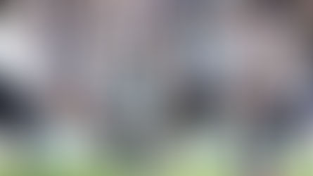 Árbitro de la Premier pide perdón por expulsar a jugador equivocado