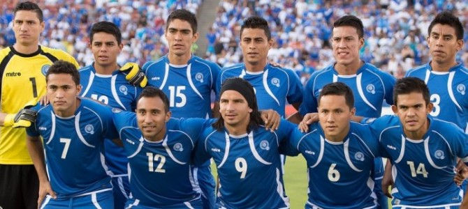 Selección_de_El_Salvador_posando.jpg