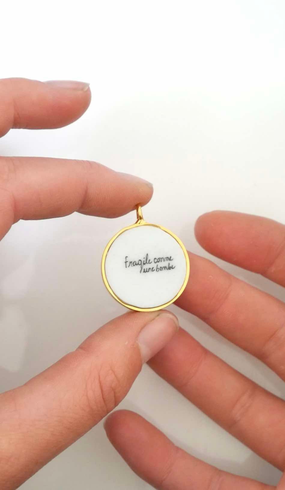 Miniature : création pendentif personnalisé porcelaine