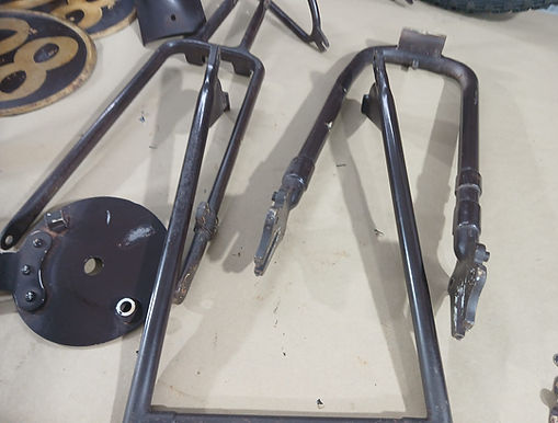 Hauptständer und Schutzblechhalter Condor