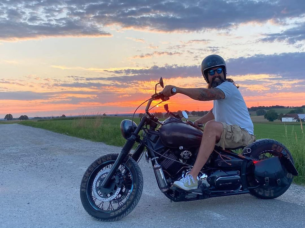 JackSeven Roadmovie 2023 – Hot Rod Werkstatt und Yamaha DragStar Bobber