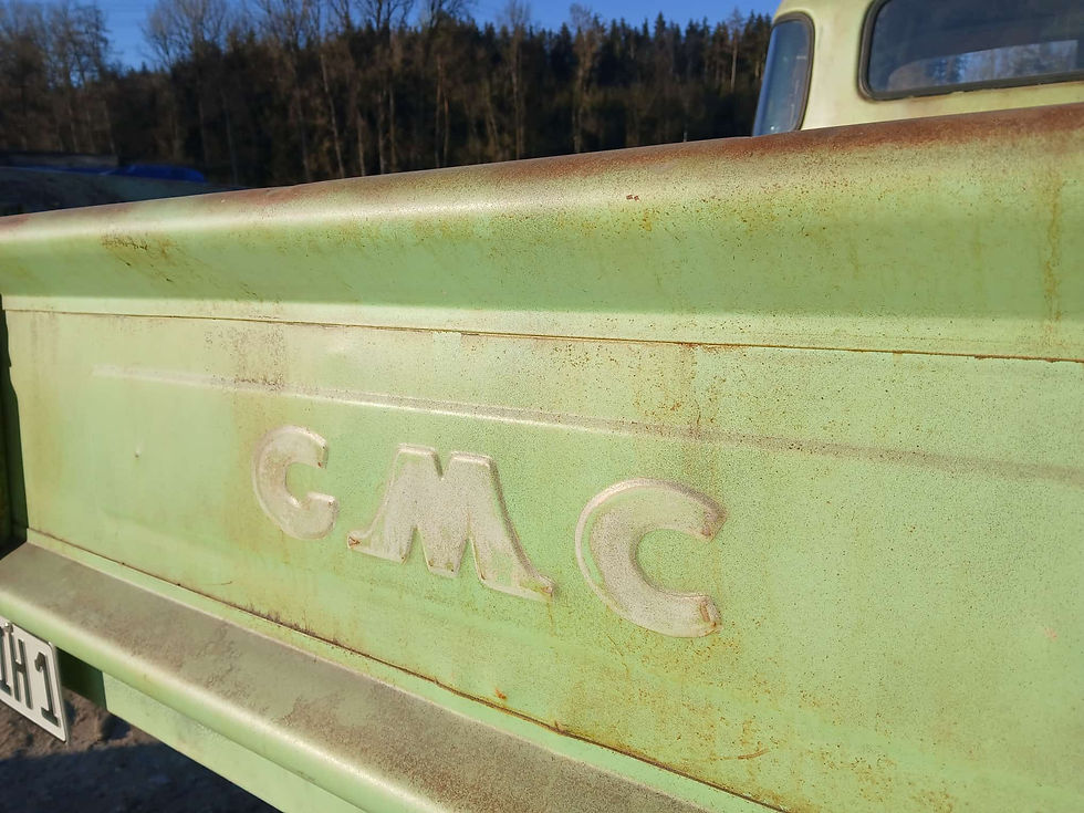 GMC 150 Pick Up mit authentischer Automotive Patina von JackSeven Fine Patina Art