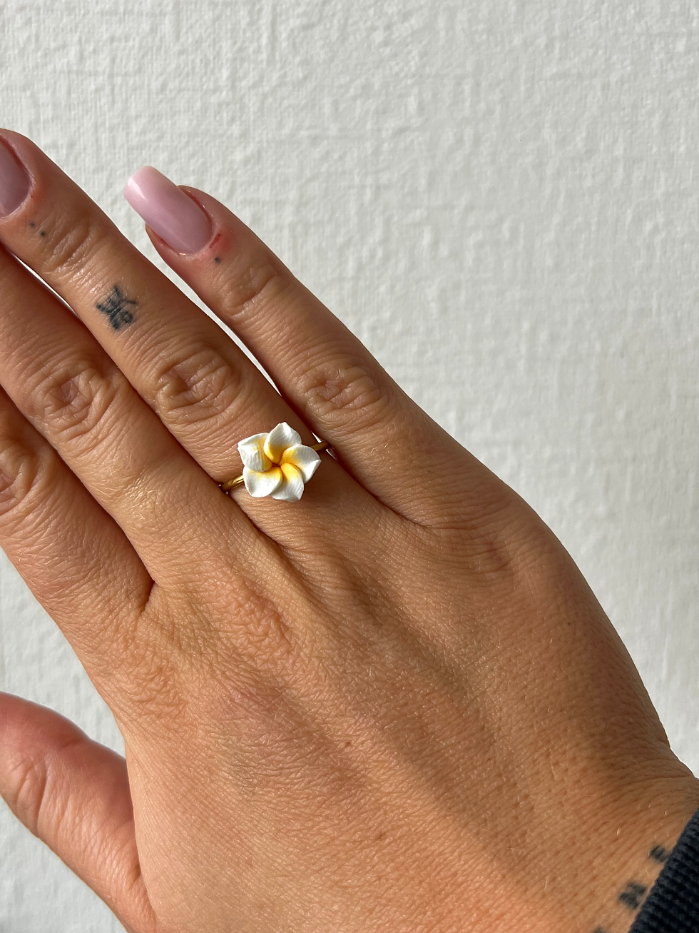 Thumbnail: Handmade stainless steel tropical flower ring wit
