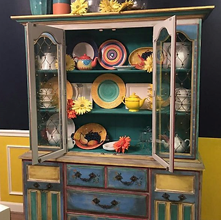 American Stockist Carmelita Scholes from Emporio of Fredericksburg in Virginia. - Muebles pintados - Annie Sloan - Chalk Paint