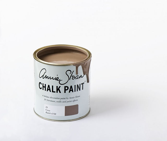 Un marrón suave con un tono calido rosaceo de Chalk Paint Annie Sloan - TRATE Tienda Taller