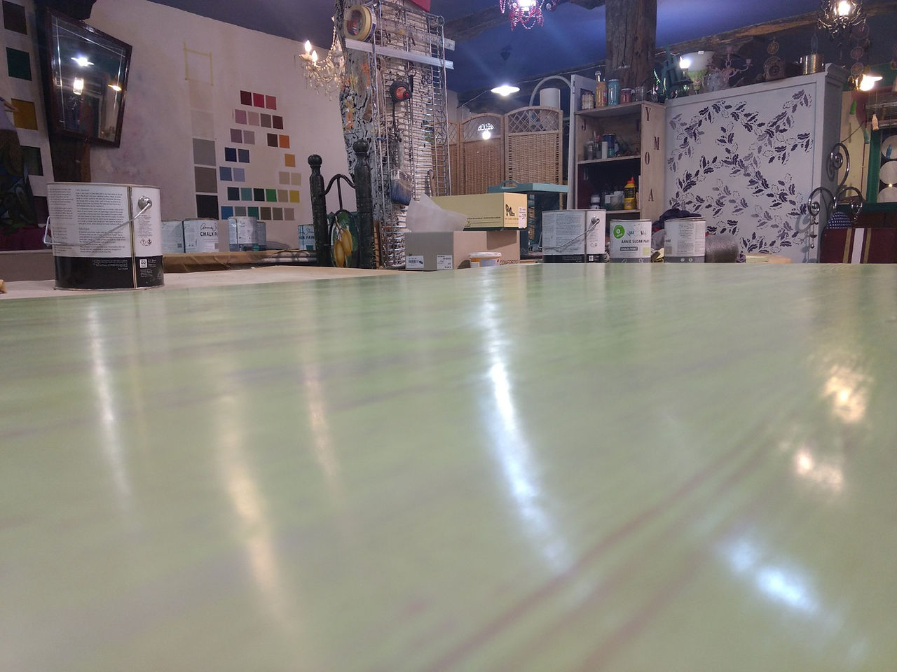 Técnica del veteado, crea desde una superficie lisa efecto de madera natural - TRATE Tienda Taller - Chalk Paint - Annie Sloan - Bilbao
