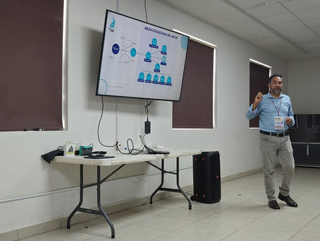 Conferencia en Grupo Industrial Águila