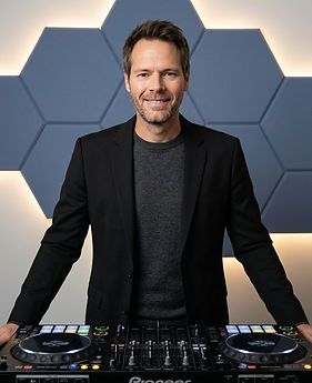 Ventura County DJ-DJ SLiK
