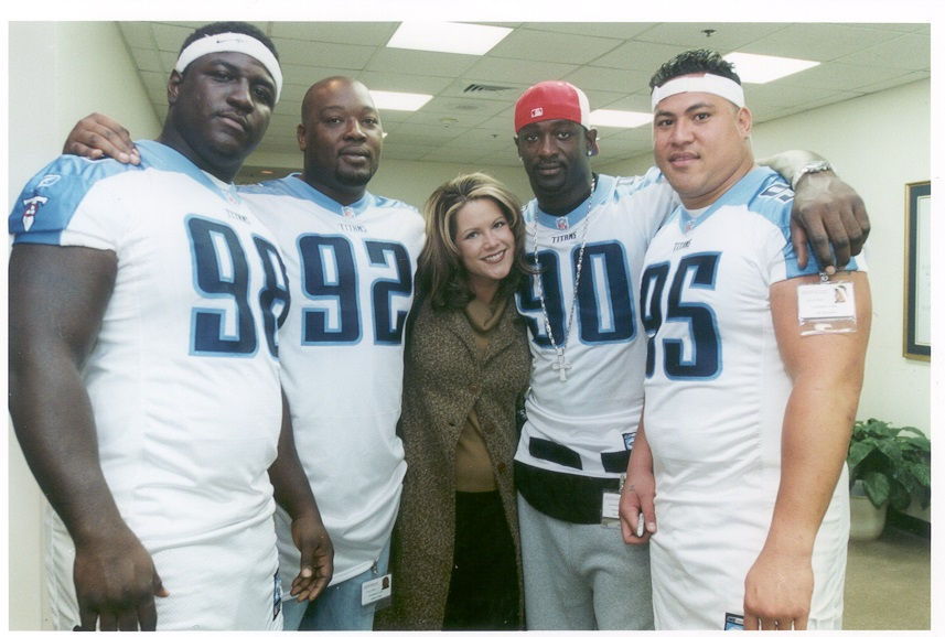 2001 Tennessee Titans (L-R): Robaire Smith, Henry Ford, Tresa, Jevon Kearse, Joe Salave'a