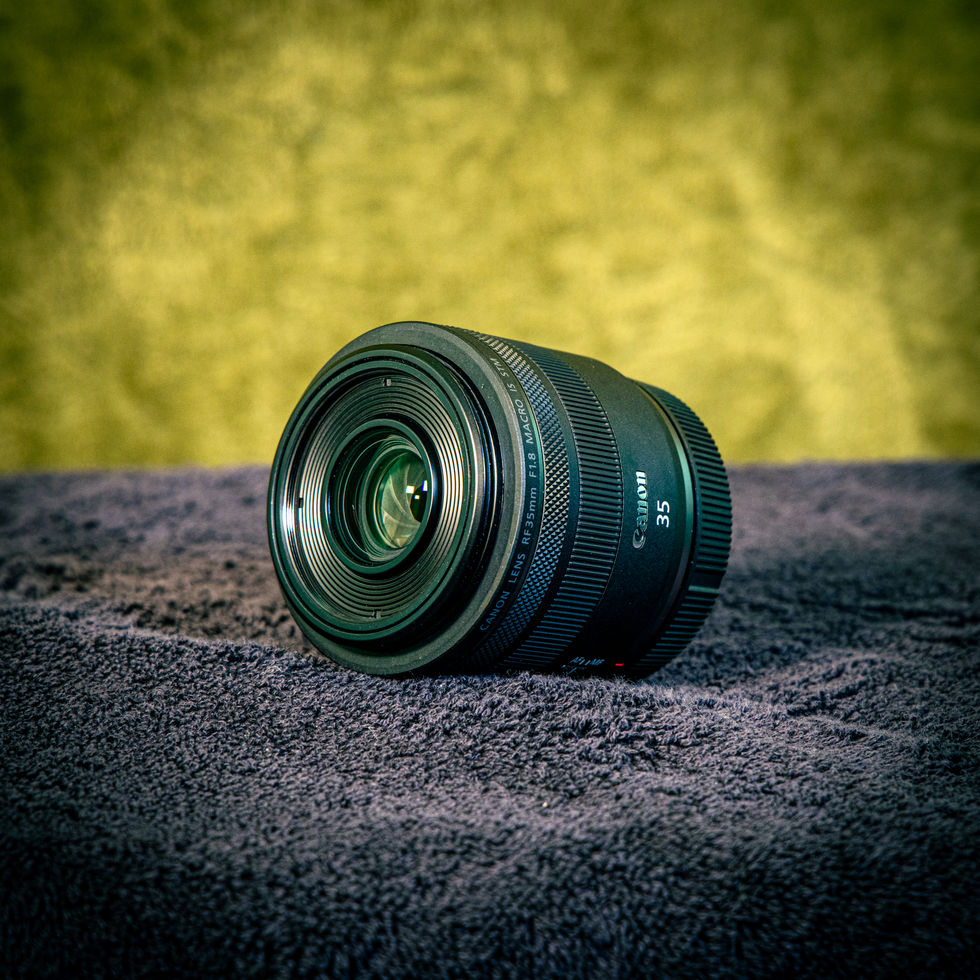 Canon RF 35mm f/1.8 Macro IS STM Lens