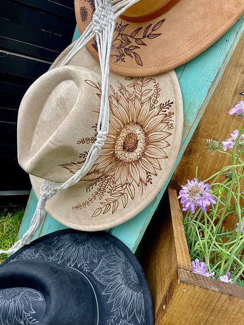 Ivory Hand-burned Sunflower Hat | Burlap and Barnwood display picture 2