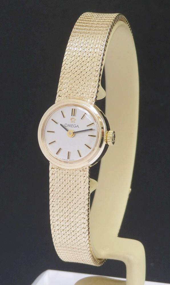 Beautiful Solid 9ct Gold Omega Cocktail Watch c1979