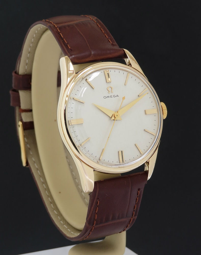 Thumbnail: Classic Solid 9ct Gold Omega Calibre 286 c1963