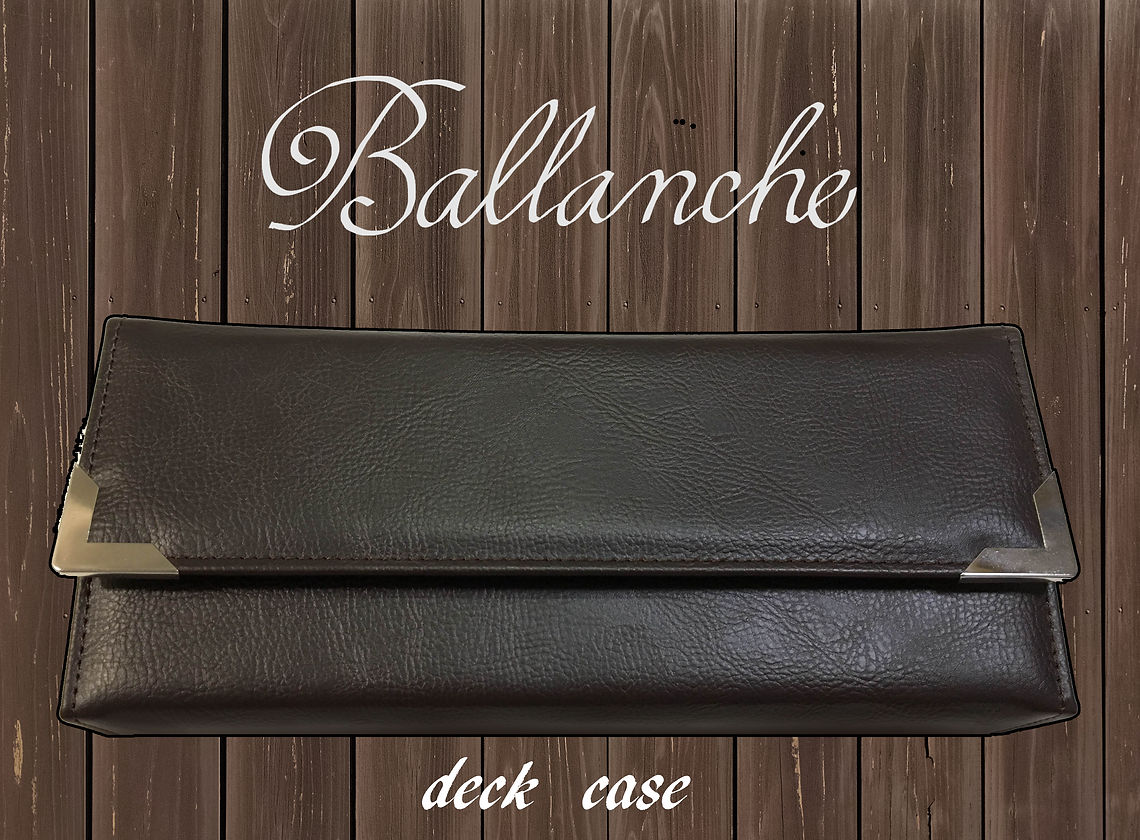 天秤を揺らす女 ballanche 革製デッキケースとプレイマットケース