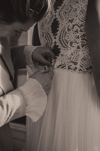 trouwen trouwlocatie trouwfotograaf trouwfotografie bruidsfotograaf bruidsfotografie bruiloft fotograaf gezocht bruidsjurk wedding photographer trouwreportage