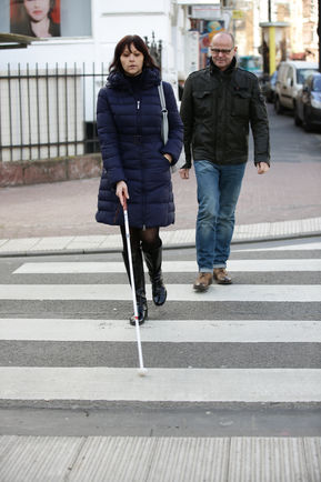 reportage-blindenschule-blindenstock-blind-blindentraining-seniorenheim-altenpflege-pflege