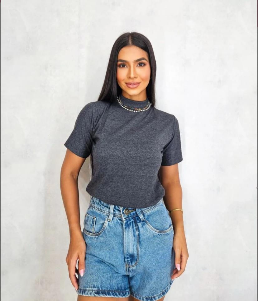 Miniatura: Docinho Fashion: T -Shirt Gola Alta (Nada quebrado, nada faltando, nada fora...)