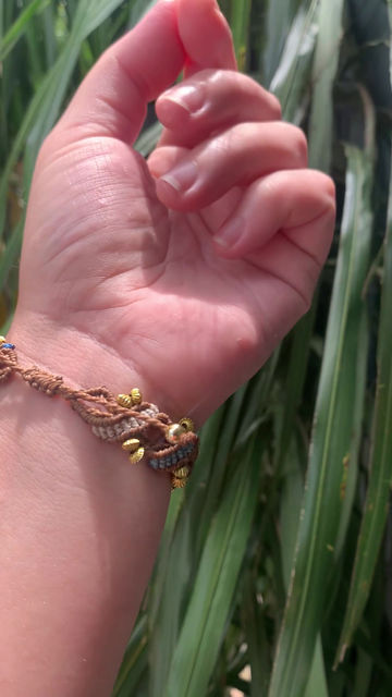 Miniatura: Pulseira Macramê com miçangas douradas