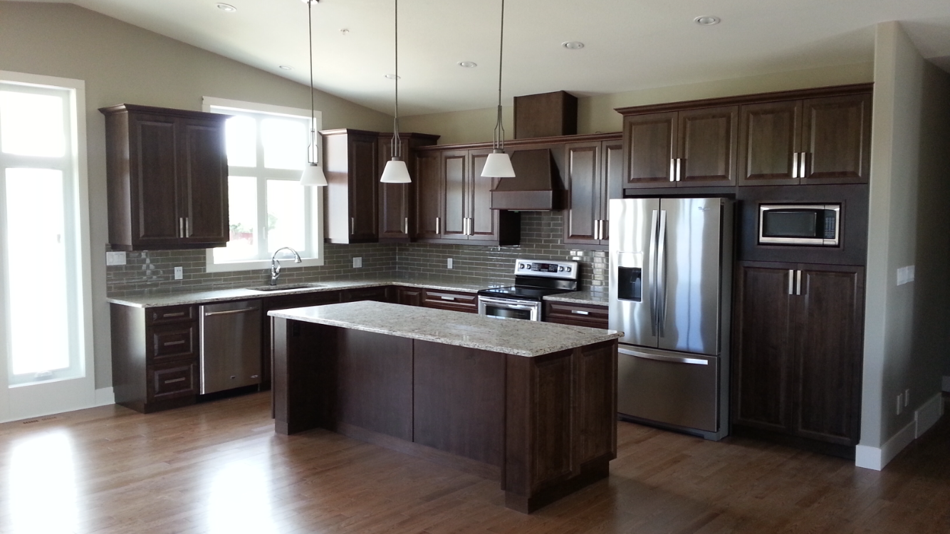 Country Kitchen Cabinets. Custom Cabinetry